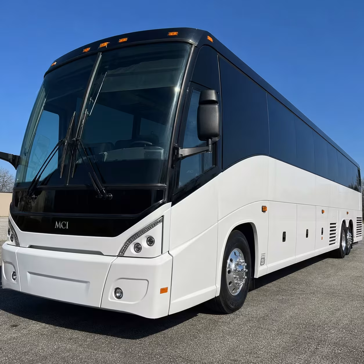 hotel shuttle buses for wichita visitors and event groups