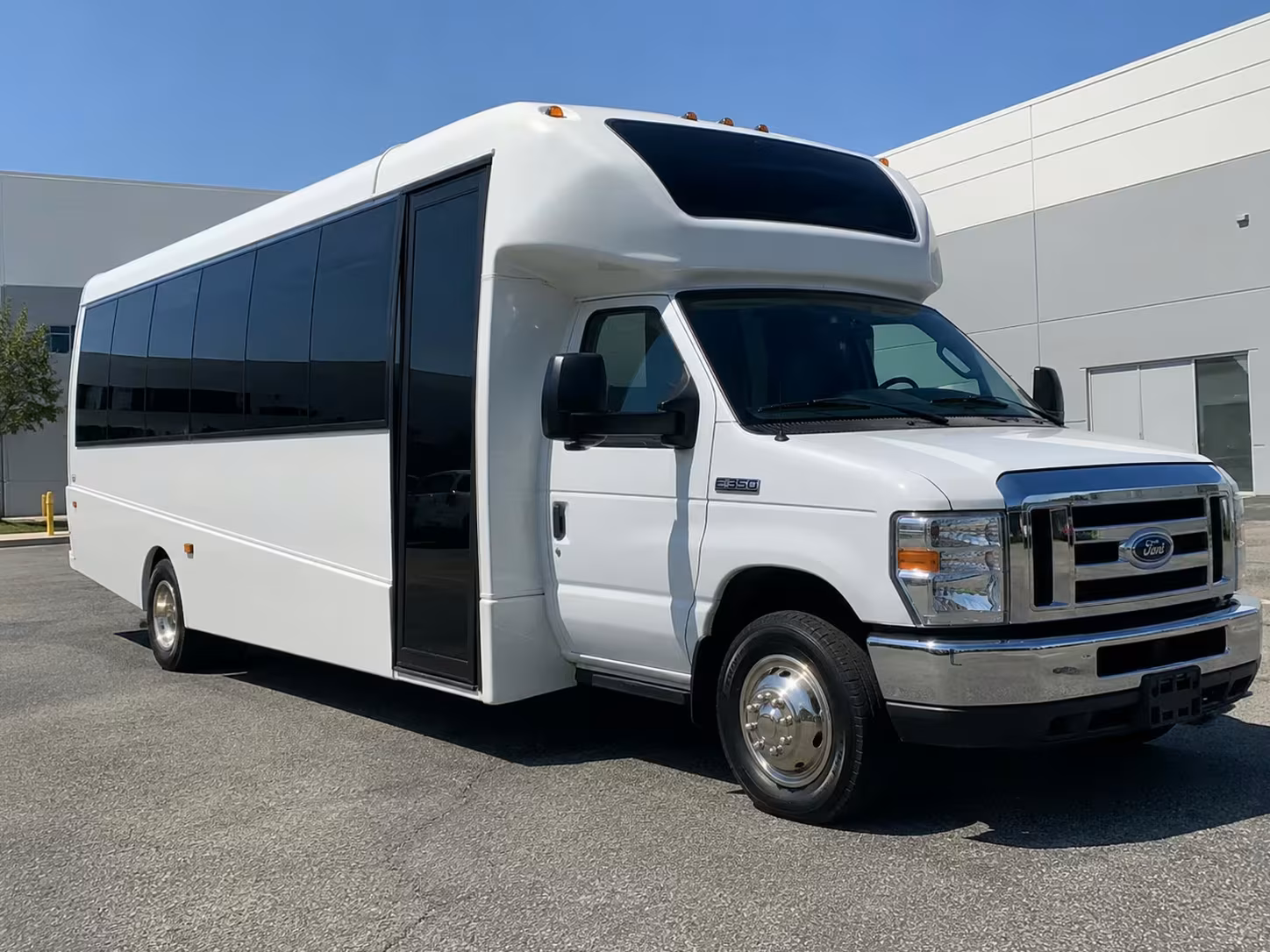 minibus rentals for smaller concert groups heading out in wichita