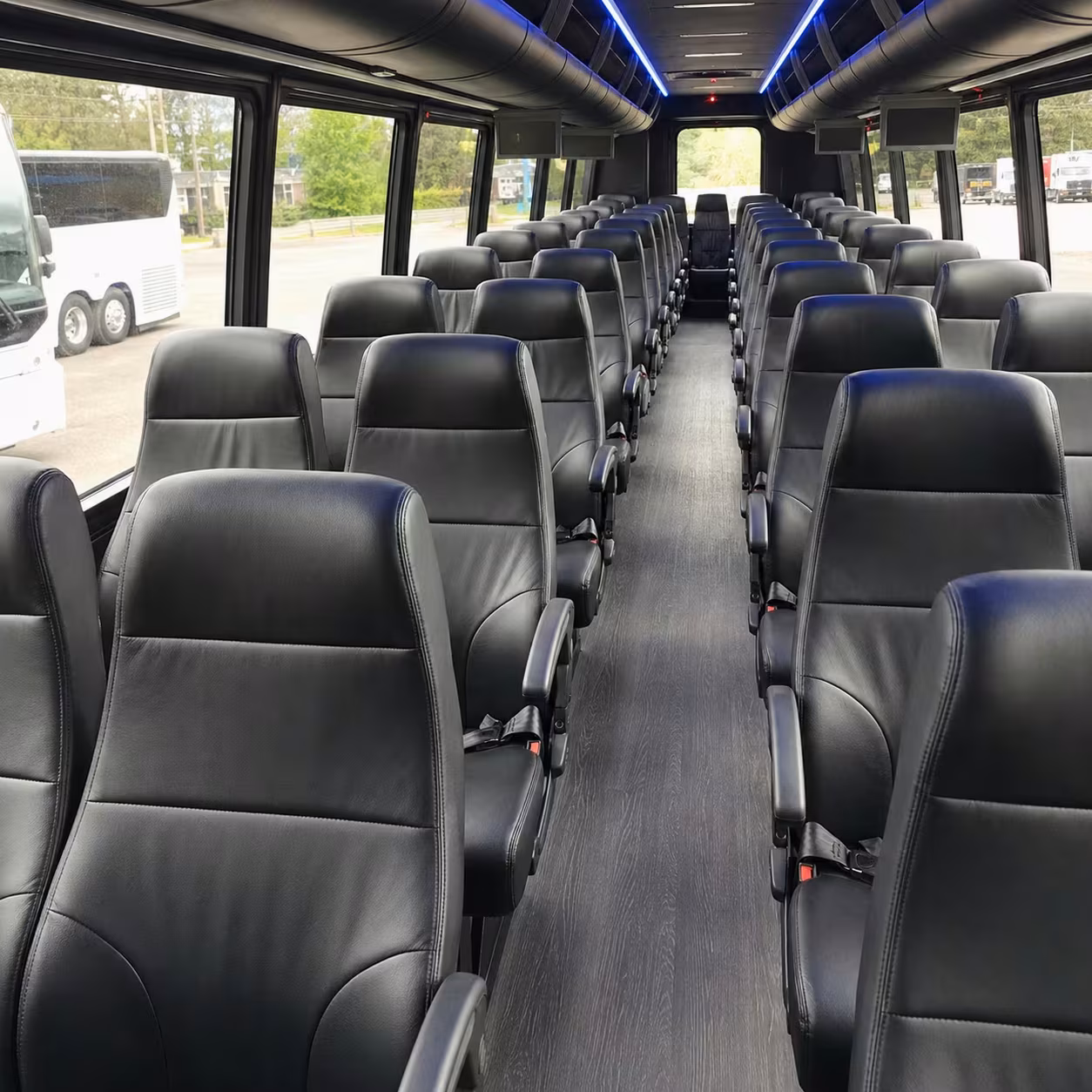 minibus rentals for wichita rehearsal dinner groups