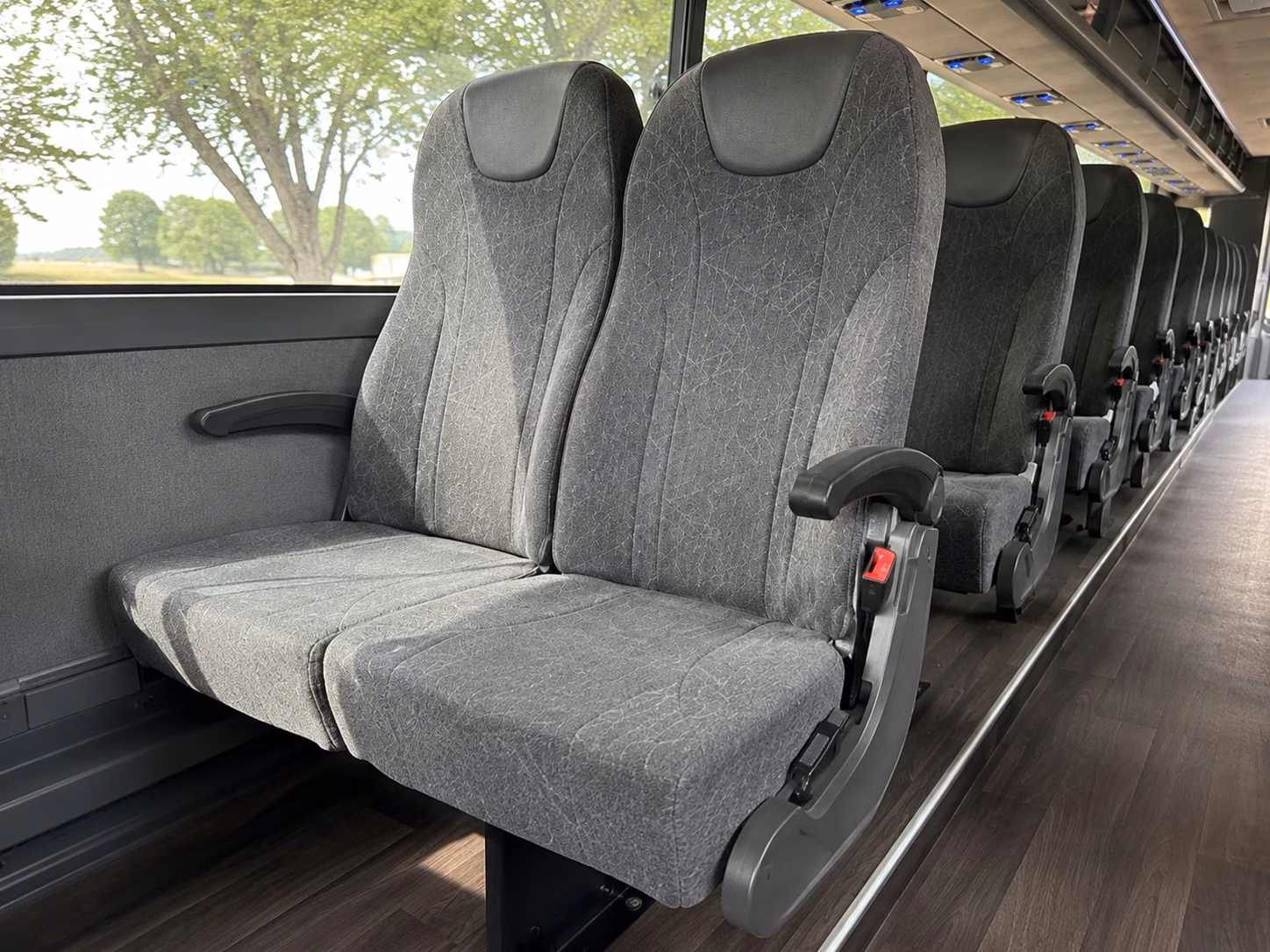 wichita motorcoach rentals for topeka and kansas city field trips
